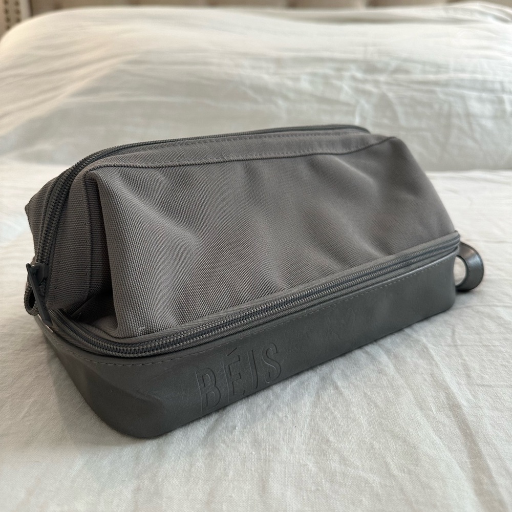 Béis The Dopp Kit
